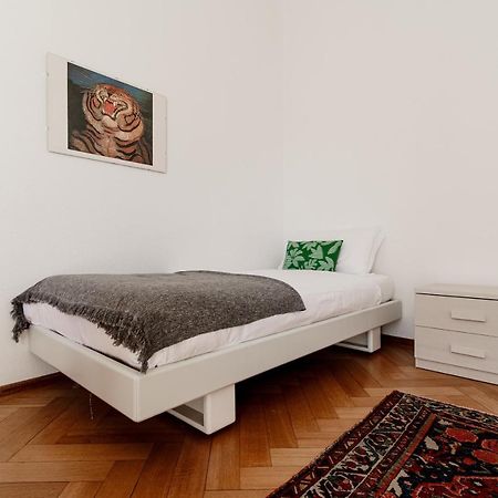 Giuka Apartment By Quokka 360 - Close To The Station Massagno Bagian luar foto