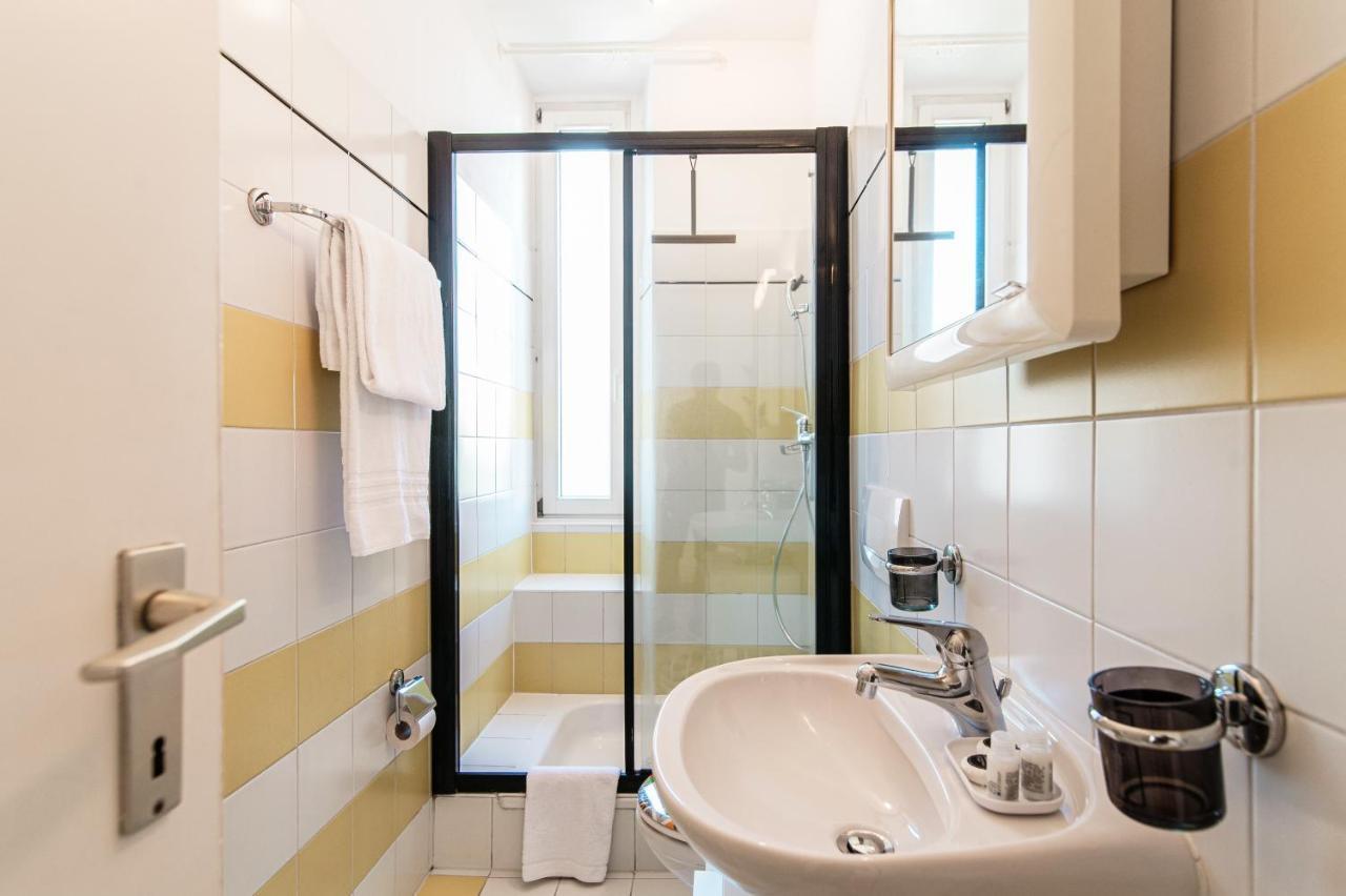 Giuka Apartment By Quokka 360 - Close To The Station Massagno Bagian luar foto