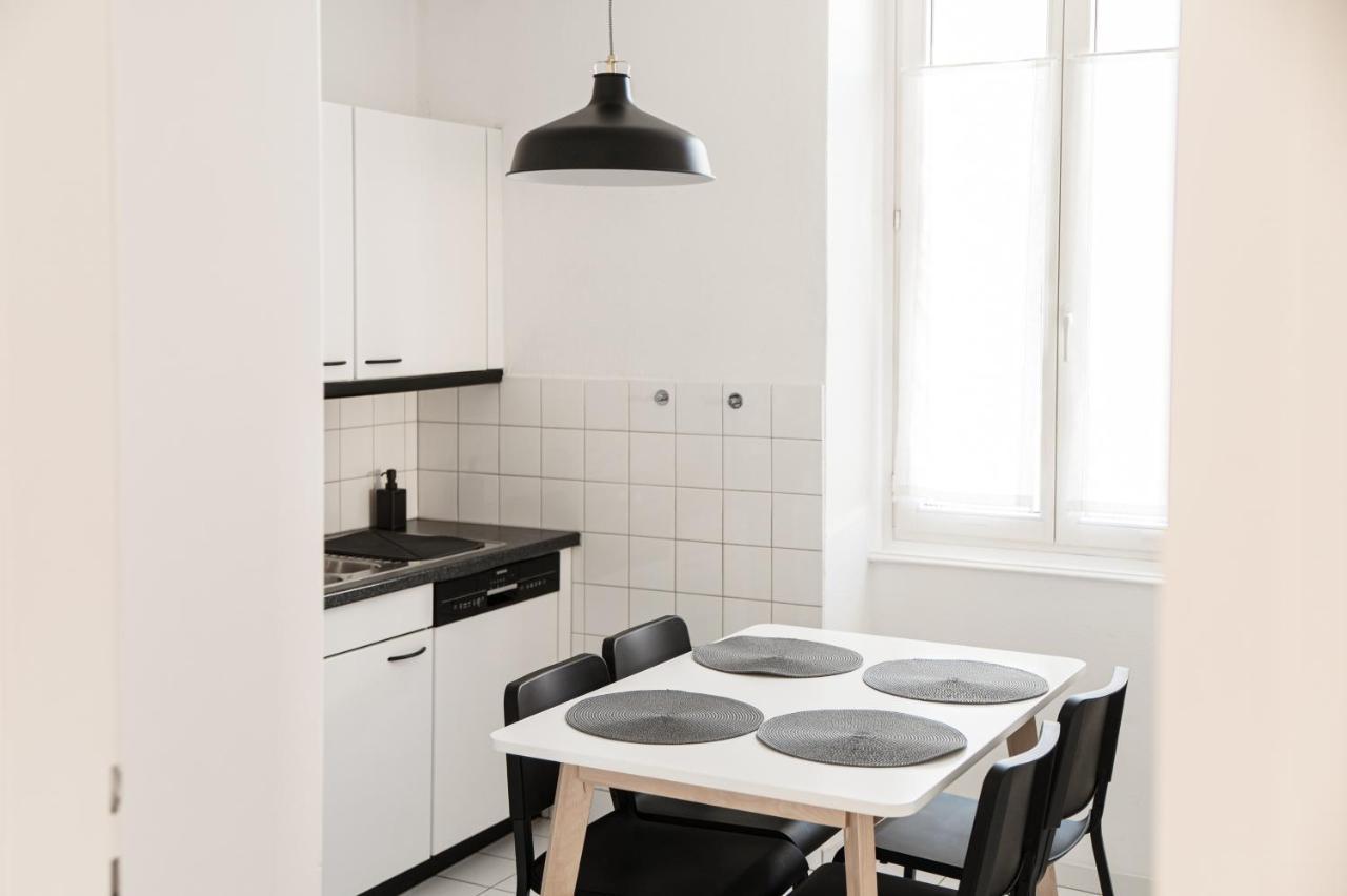 Giuka Apartment By Quokka 360 - Close To The Station Massagno Bagian luar foto