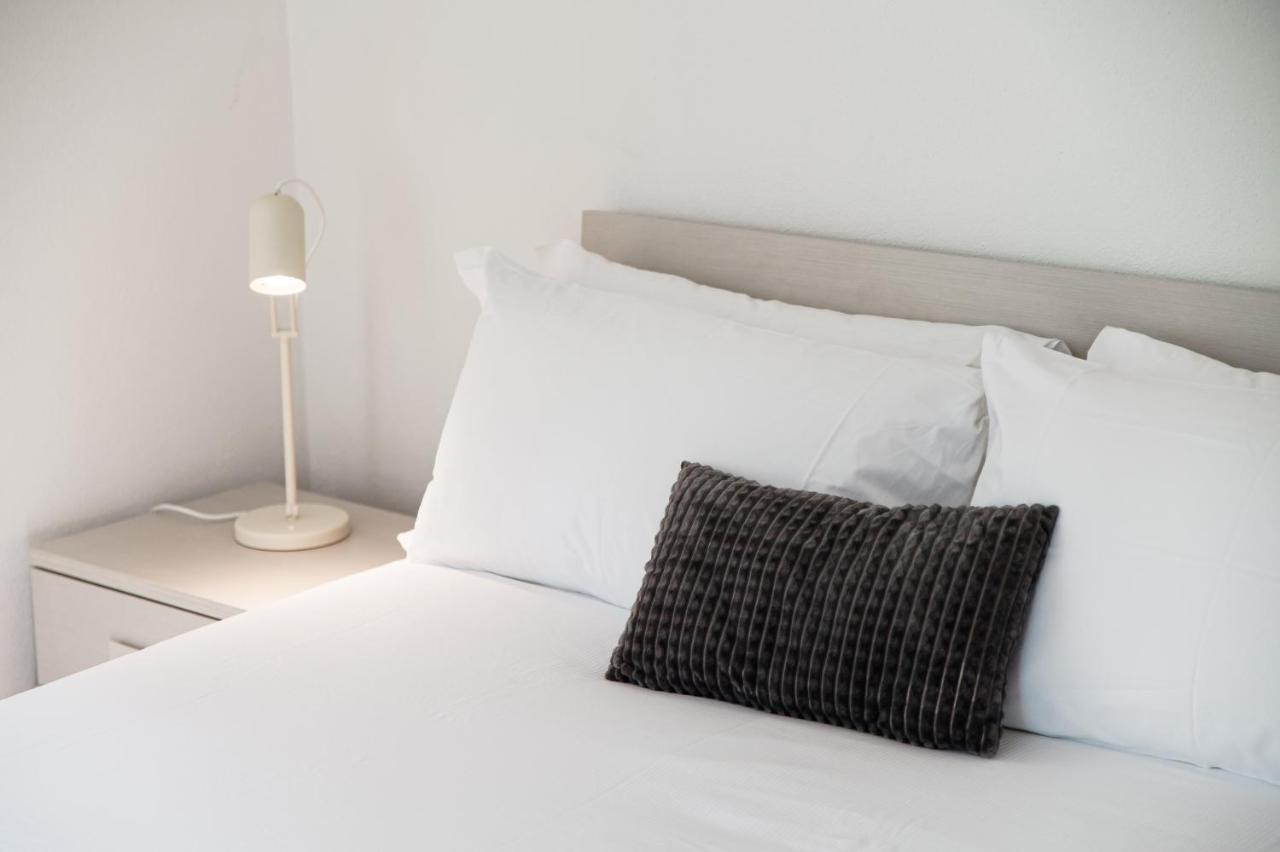 Giuka Apartment By Quokka 360 - Close To The Station Massagno Bagian luar foto