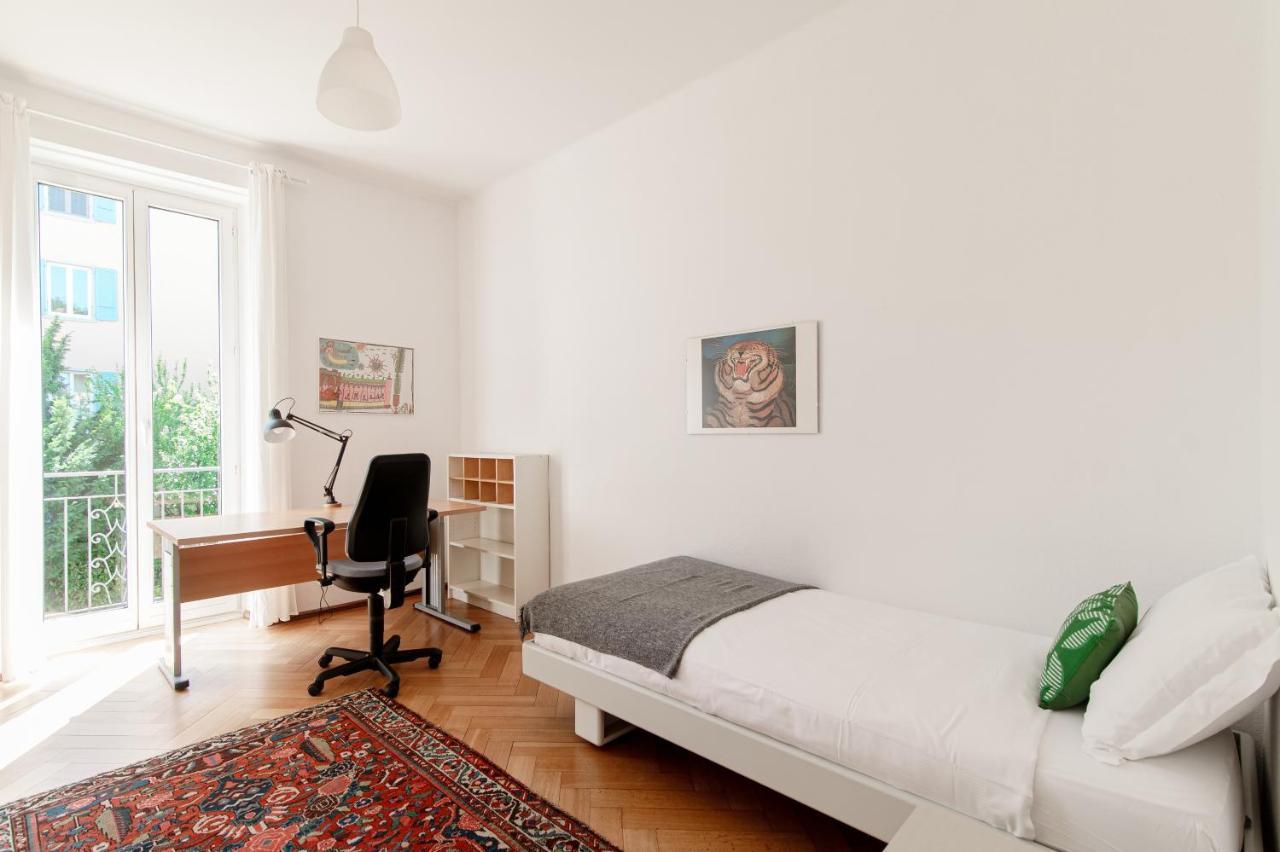 Giuka Apartment By Quokka 360 - Close To The Station Massagno Bagian luar foto