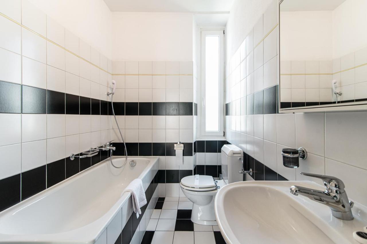 Giuka Apartment By Quokka 360 - Close To The Station Massagno Bagian luar foto
